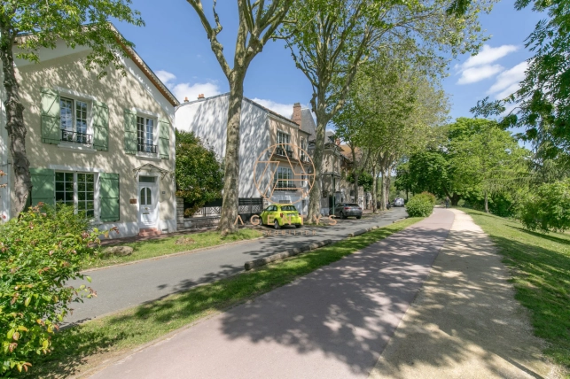 Maison à vendre 6 pièces de 148,78 m² à Saint-Maur-des-Fossés