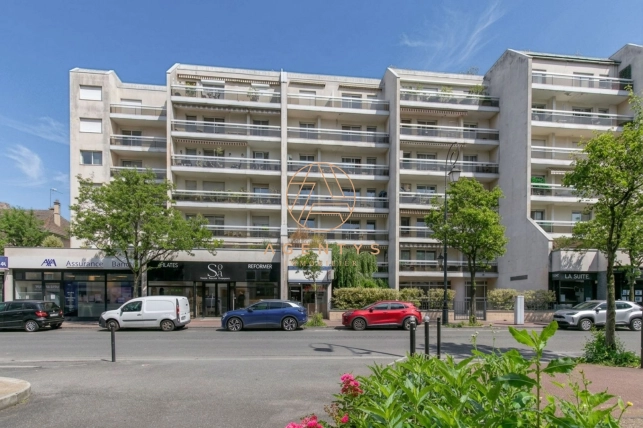 Appartement à vendre 2 pièces de 44,21 m² à Saint-Maur-des-Fossés