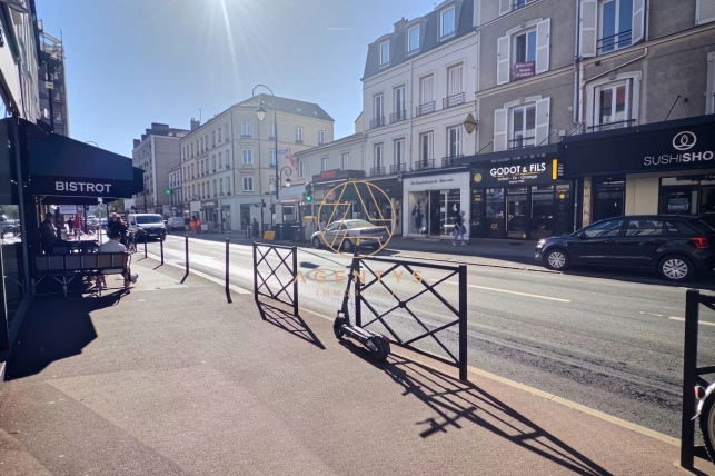 Local commercial à vendre de 92 m² à Saint-Maur-des-Fossés