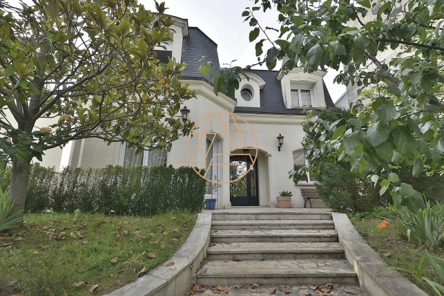 Maison à vendre 7 pièces de 150 m² à Saint-Maur-des-Fossés