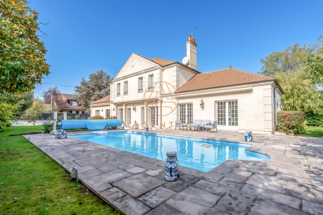Maison à vendre 7 pièces de 270 m² à Noisy-le-Grand