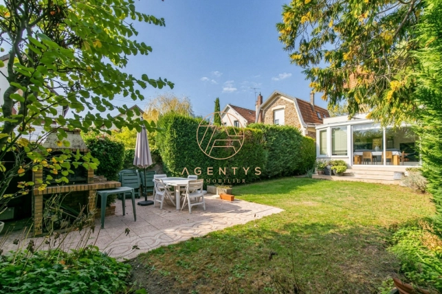 Maison à vendre 7 pièces de 153,14 m² à Saint-Maur-des-Fossés