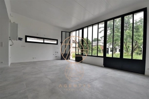 Maison à vendre 6 pièces de 142 m² à Saint-Maur-des-Fossés