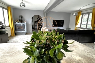 Maison à vendre 6 pièces de 176 m² à Champigny-sur-Marne