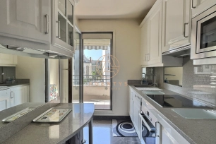 Appartement à vendre 2 pièces de 49 m² à Saint-Maur-des-Fossés