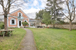 Maison à vendre 7 pièces de 181,14 m² à Saint-Maur-des-Fossés