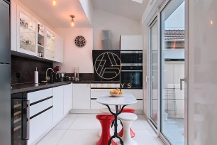 Maison à vendre 7 pièces de 165 m² à Saint-Maur-des-Fossés