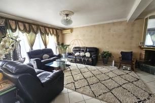Maison à vendre 7 pièces de 208 m² à Pontault-Combault