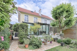Maison à vendre 5 pièces de 102 m² à Saint-Maur-des-Fossés