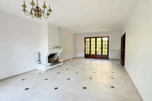 Maison à vendre 6 pièces de 165,22 m² à Le Plessis-Trévise
