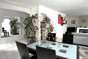 Maison à vendre 6 pièces de 132 m² à Fontenay-Trésigny