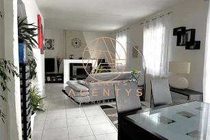 Maison à vendre 6 pièces de 132 m² à Fontenay-Trésigny
