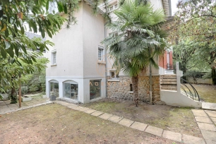 Maison à vendre 6 pièces de 195,02 m² à Saint-Maur-des-Fossés