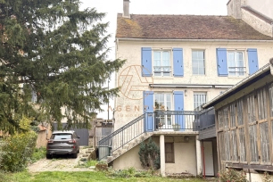 Maison à vendre 8 pièces de 157 m² à Boissy-Saint-Léger