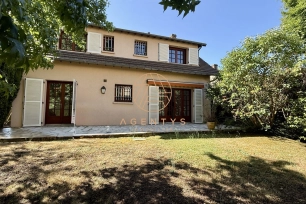 Maison à vendre 6 pièces de 165,22 m² à Le Plessis-Trévise