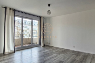 Appartement à vendre 2 pièces de 42,35 m² à Noisy-le-Grand