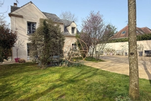 Maison à vendre 7 pièces de 147 m² à Sucy-en-Brie