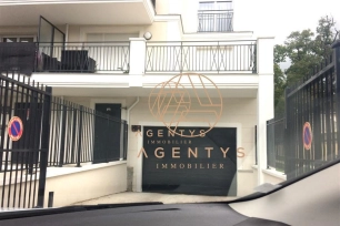 Garage à louer de 13 m² à Le Plessis-Trévise