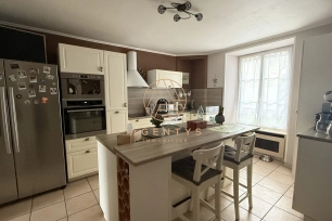 Maison à vendre 8 pièces de 157 m² à Boissy-Saint-Léger