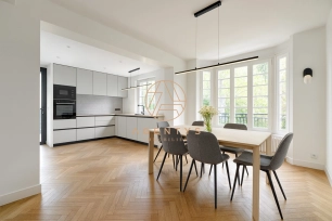 Maison à vendre 6 pièces de 195,02 m² à Saint-Maur-des-Fossés