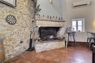 Local commercial à vendre de 300 m² à Saint-Chamas