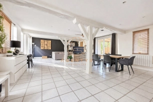 Maison à vendre 8 pièces de 219,8 m² à Noisy-le-Grand