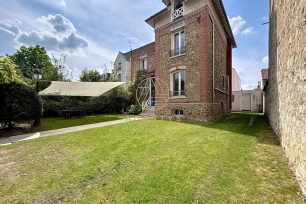 Maison à vendre 9 pièces de 198,25 m² à Saint-Maur-des-Fossés