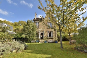 Maison à vendre 5 pièces de 143 m² à Saint-Maur-des-Fossés