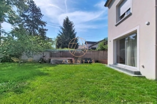 Maison à vendre 7 pièces de 165 m² à Saint-Maur-des-Fossés