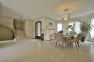 Maison à vendre 7 pièces de 150 m² à Saint-Maur-des-Fossés