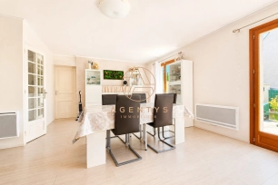 Maison à vendre 5 pièces de 94 m² à Villiers-sur-Marne
