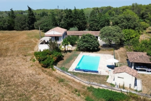 Maison à vendre 7 pièces de 233 m² à Saint-Chamas
