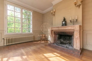 Maison vendu 10 pièces de 177,29 m² à Saint-Maur-des-Fossés