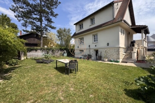 Maison à vendre 7 pièces de 157 m² à Le Plessis-Trévise