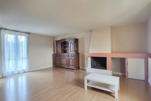 Maison vendu 4 pièces de 100,52 m² à Trets