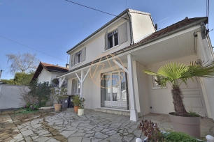 Maison à vendre 7 pièces de 146,62 m² à Ormesson-sur-Marne