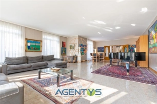 Maison à vendre 10 pièces de 205 m²