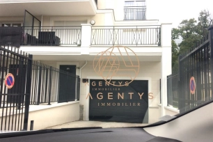 Garage à louer de 13 m² à Le Plessis-Trévise