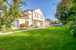 Maison à vendre 7 pièces de 270 m² à Noisy-le-Grand