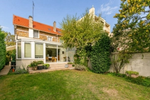 Maison à vendre 7 pièces de 153,14 m² à Saint-Maur-des-Fossés