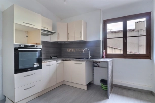 Appartement à louer 1 pièces de 49,66 m² à Saint-Chamas