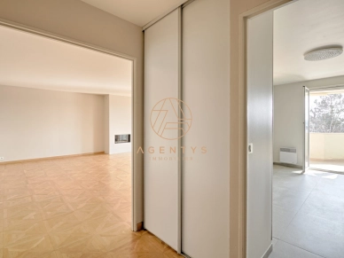Appartement à vendre 5 pièces de 110 m² à Saint-Maur-des-Fossés