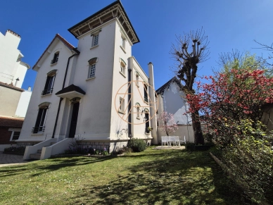 Maison à vendre 6 pièces de 129 m² à Saint-Maur-des-Fossés