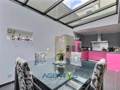 Maison à vendre 6 pièces de 165 m² à Saint-Maur-des-Fossés