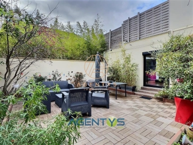 Maison à vendre 6 pièces de 165 m² à Saint-Maur-des-Fossés