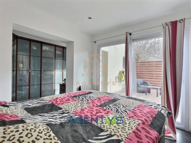 Maison à vendre 6 pièces de 165 m² à Saint-Maur-des-Fossés