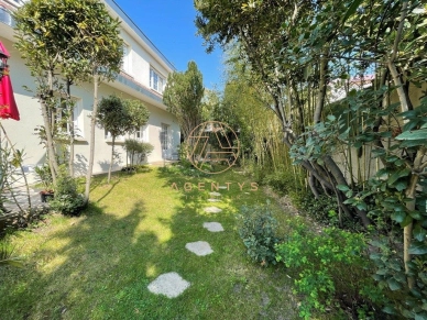 Maison à vendre 8 pièces de 190 m² à Saint-Maur-des-Fossés