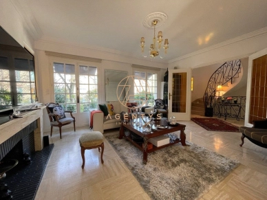 Maison à vendre 8 pièces de 190 m² à Saint-Maur-des-Fossés