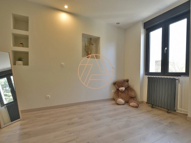 Maison à vendre 5 pièces de 133 m² à Saint-Maur-des-Fossés