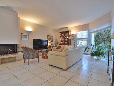 Maison à vendre 6 pièces de 136 m² à Saint-Maur-des-Fossés